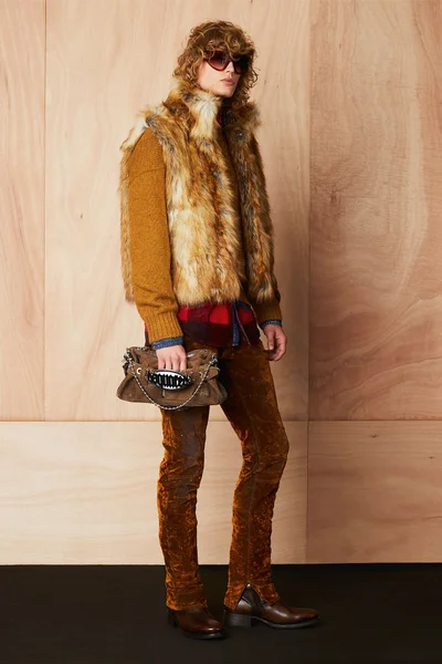 Look 17